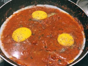 poached egg curry