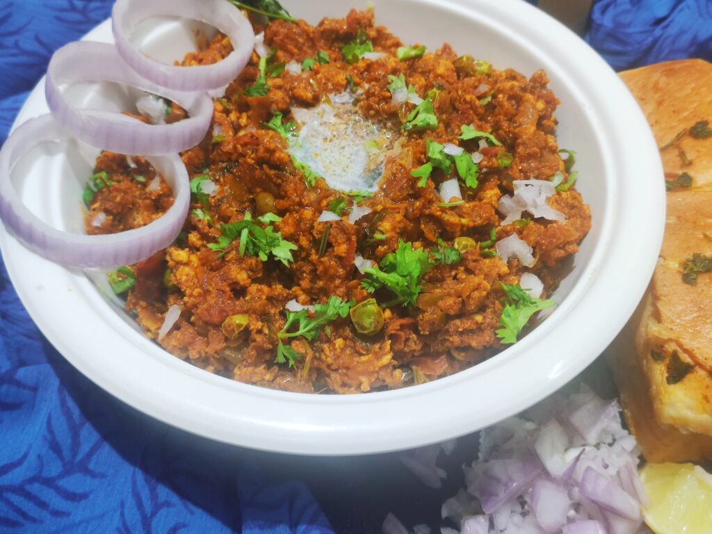 chicken keema pav