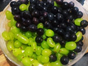 creamy grapes salad